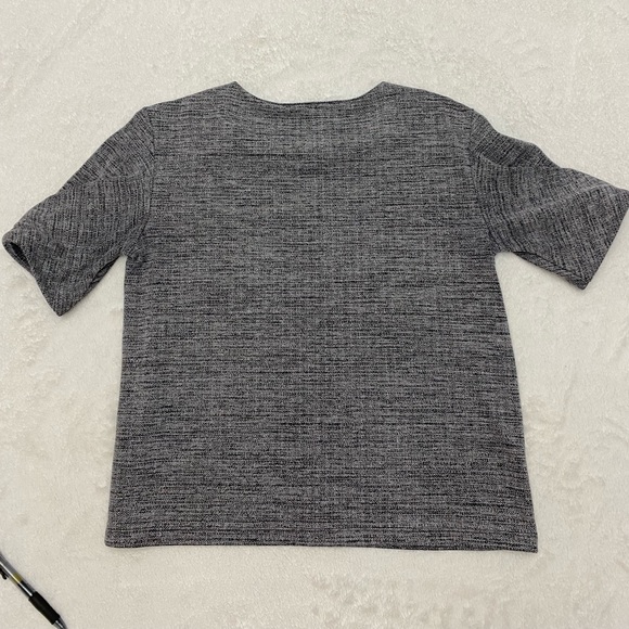 🌟FINAL SALE🌟 Banana Republic detailed sleeve top - Picture 7 of 7